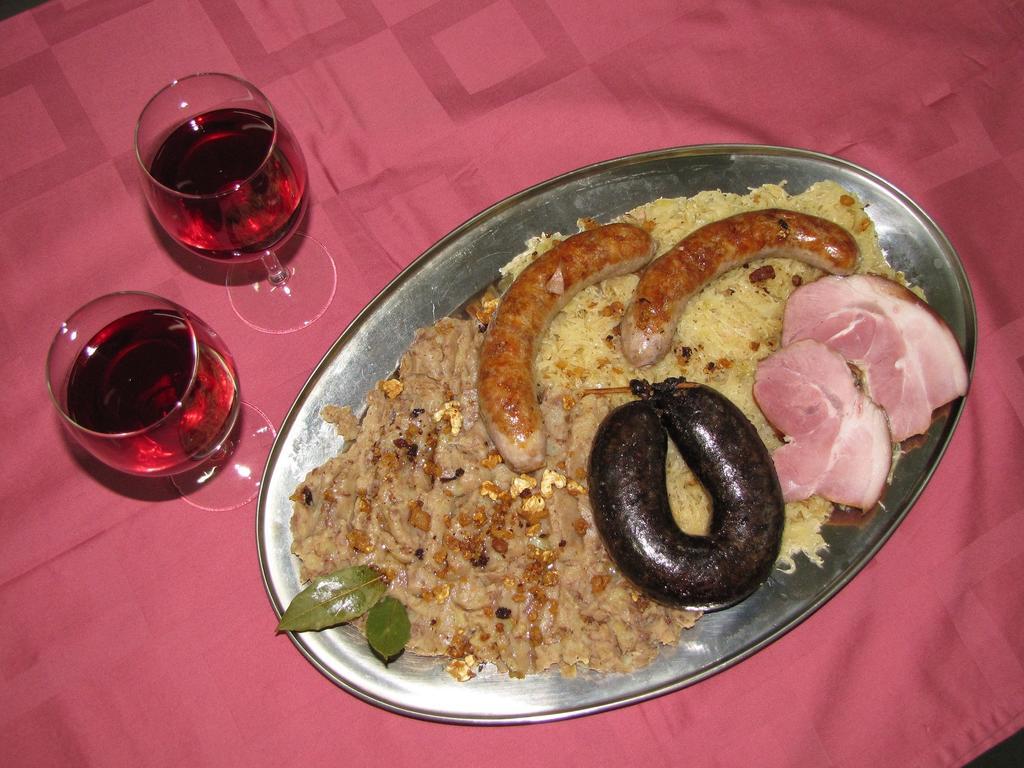 Guesthouse Zorko Gostilna Domen Smarjeske Toplice ภายนอก รูปภาพ