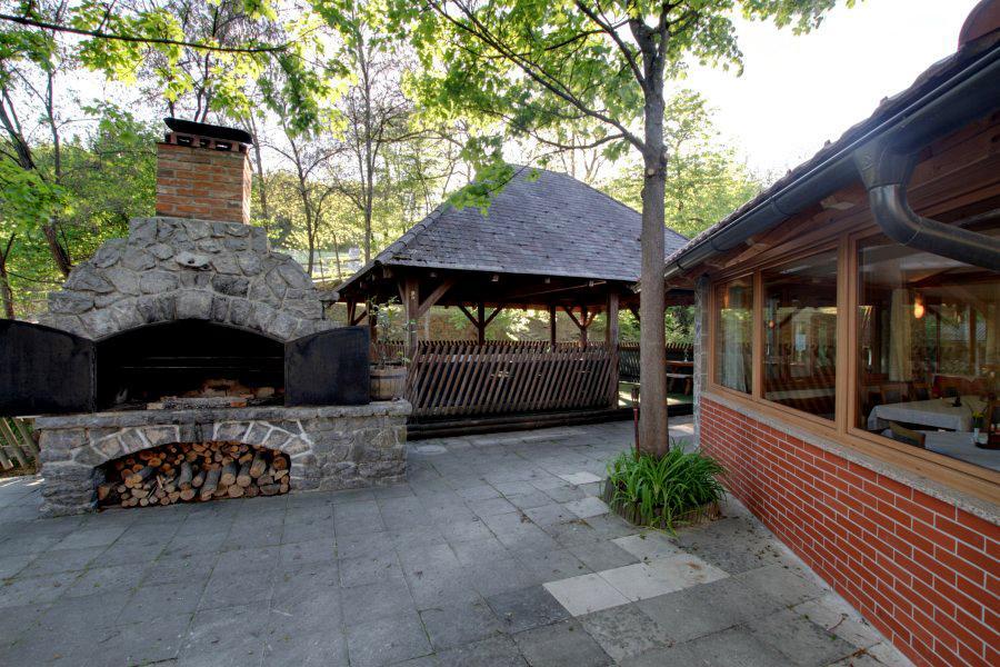 Guesthouse Zorko Gostilna Domen Smarjeske Toplice ภายนอก รูปภาพ